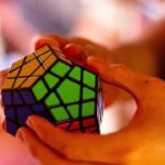 Rubikin kuutio suomi – yhteisöllisyys ja haasteiden voittaminen